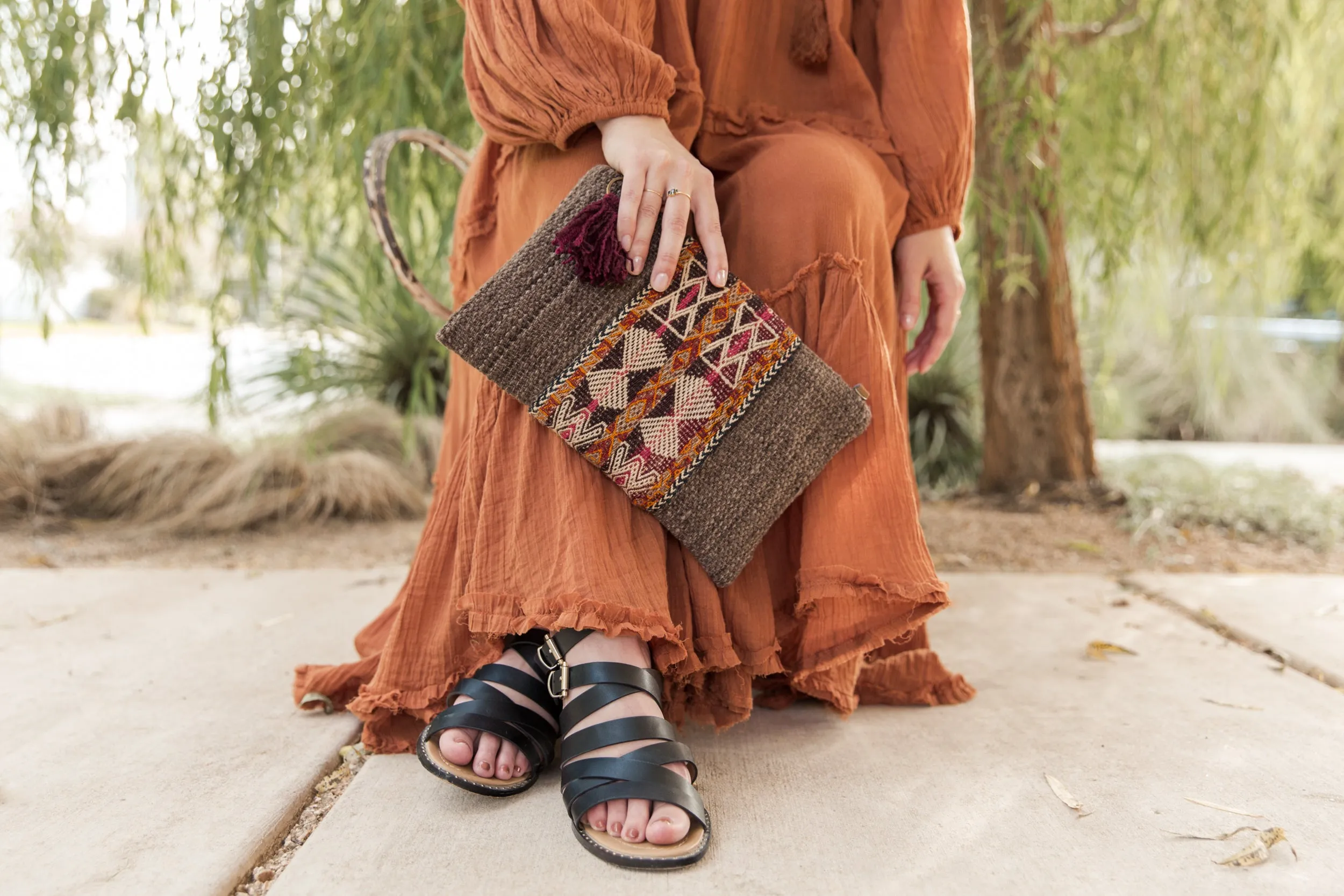 Cinturon Convertible Bag in Brown (MORE TEXTILES)