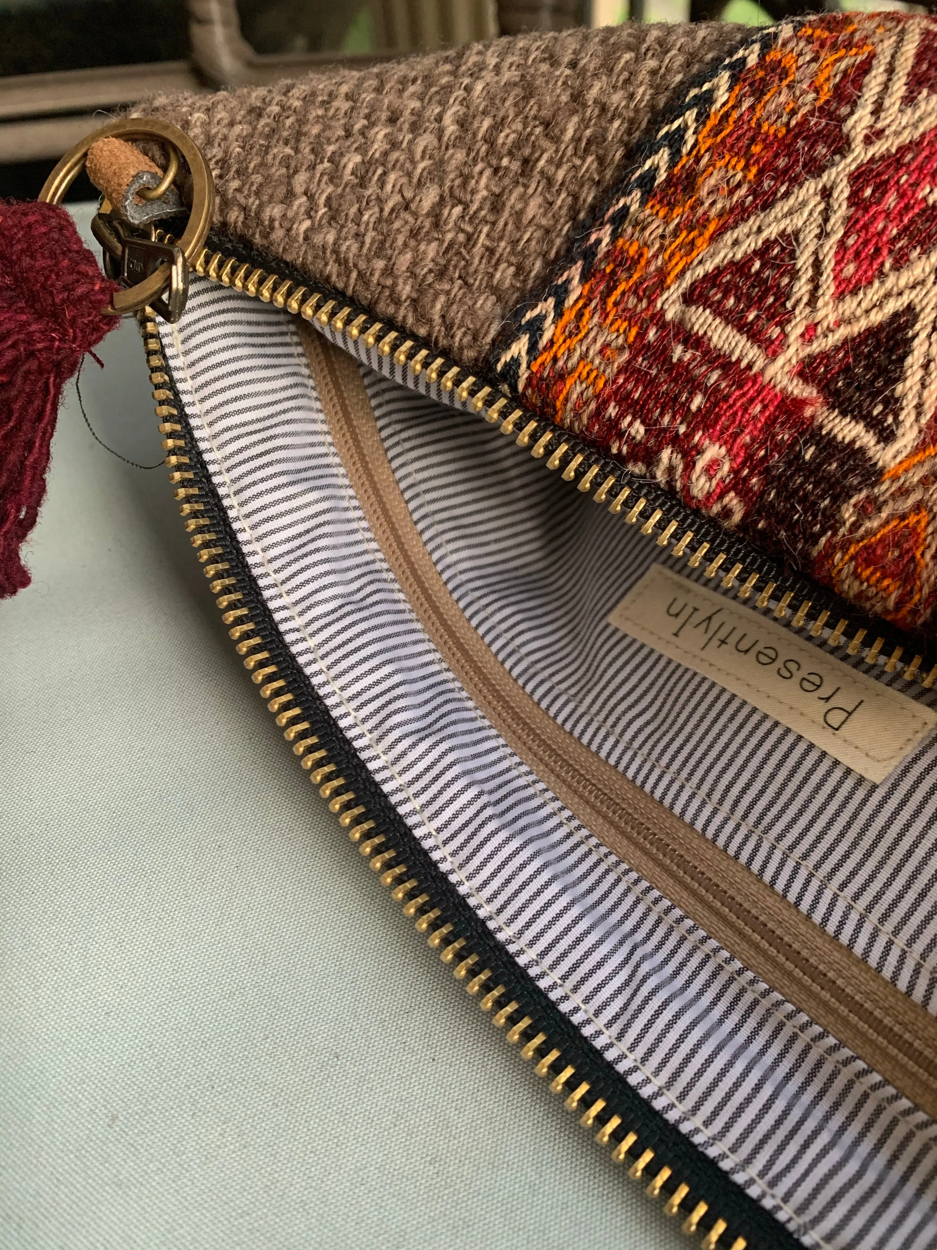 Cinturon Convertible Bag in Brown (MORE TEXTILES)