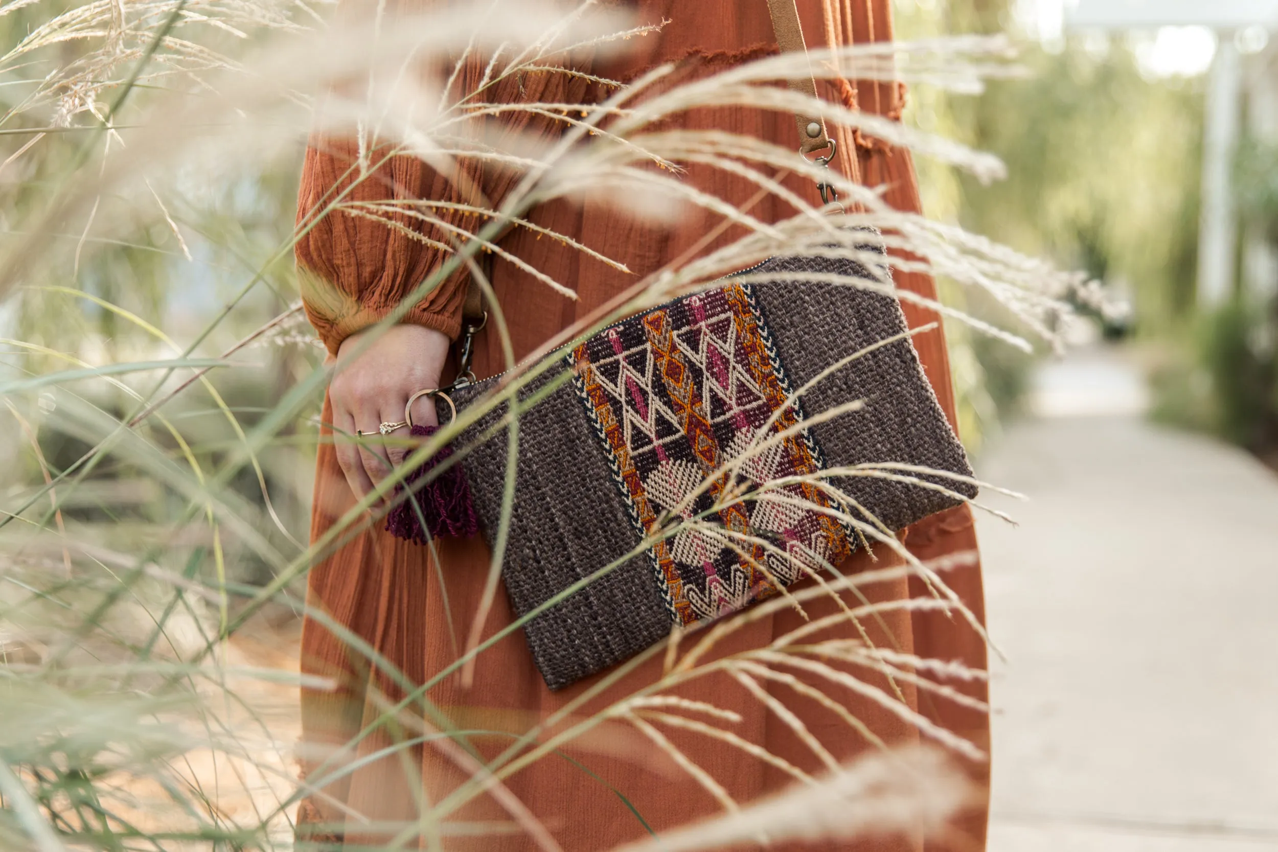 Cinturon Convertible Bag in Brown (MORE TEXTILES)