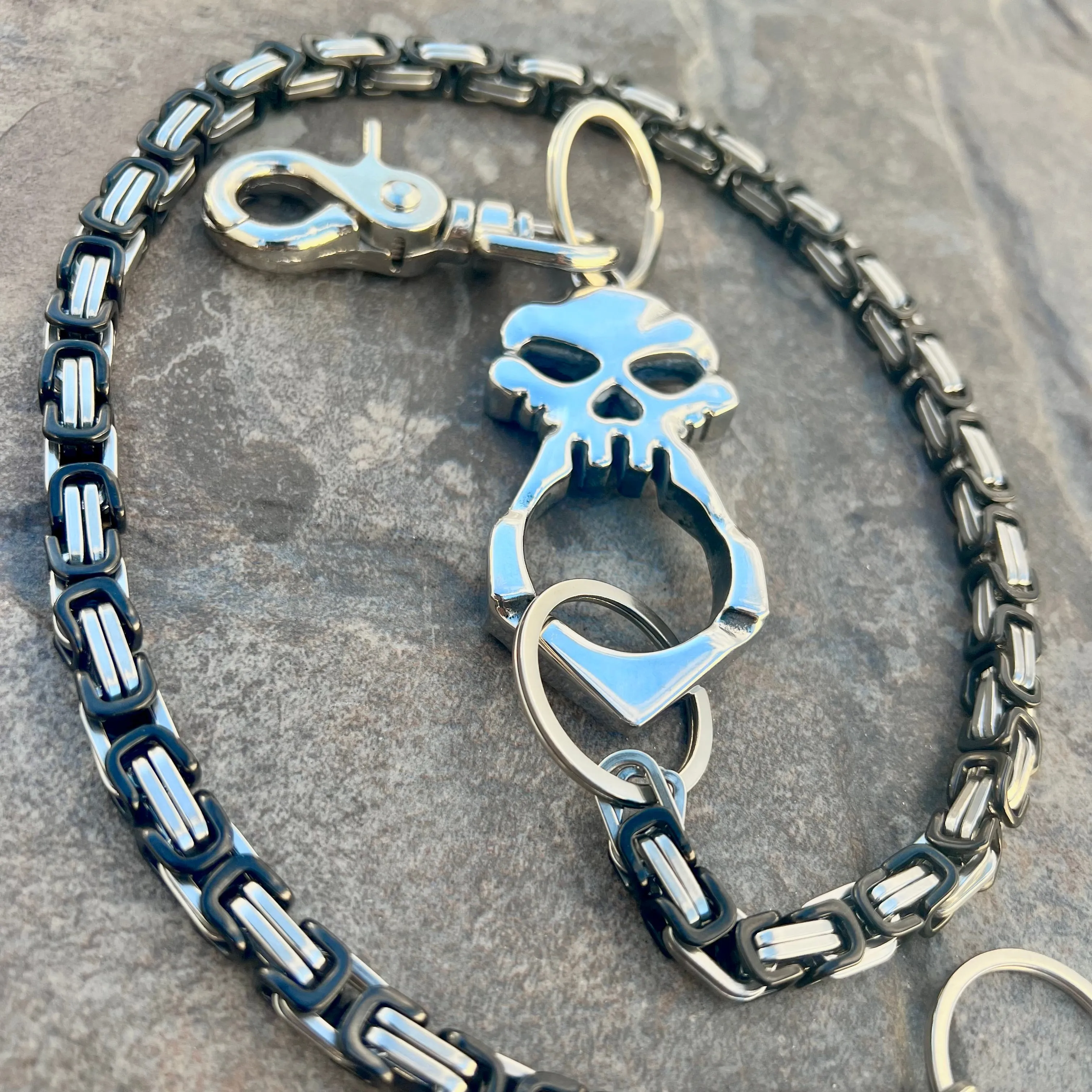 One Finger Ring Polished Wallet Chain - Black & Silver Daytona Deluxe - WC066D